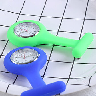 Kleurrijke schattige verpleegster horloges milieu siliconen vouwsluiting waterdicht quartz horloge