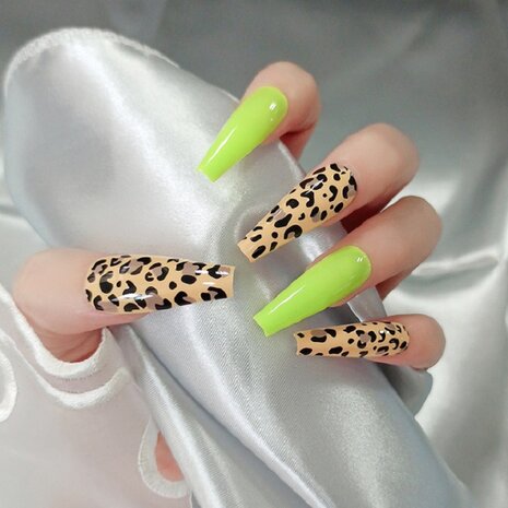 24 stks / set extra lange ballerina kunstnagels fluorescerende luipaardprint vrouwen volledige dekking nagels